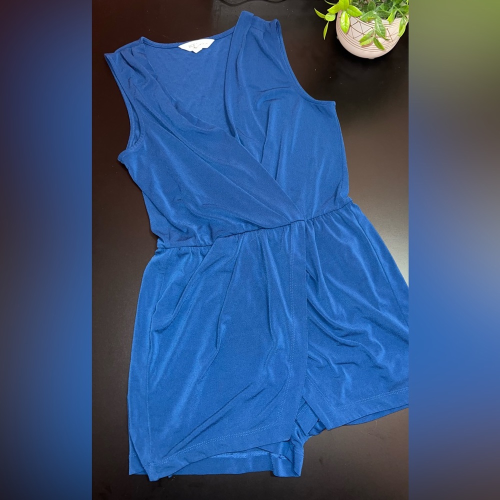 BCBGeneration Navy Blue V-neck Romper Size XS EUC